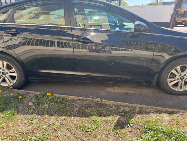 2013 Hyundai Sonata - Image 4