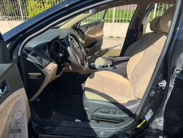2013 Hyundai Sonata - Image 5