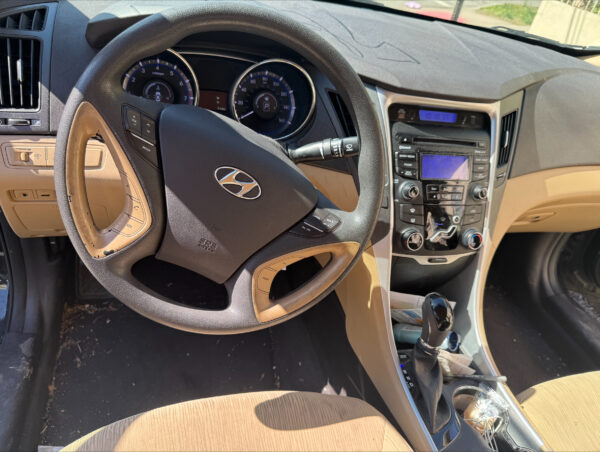 2013 Hyundai Sonata - Image 6