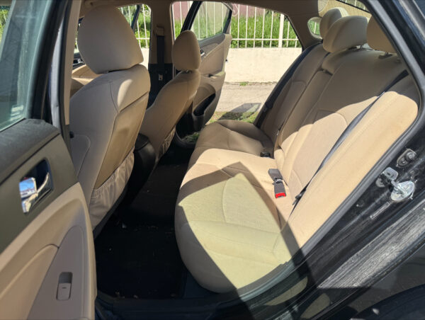 2013 Hyundai Sonata - Image 7